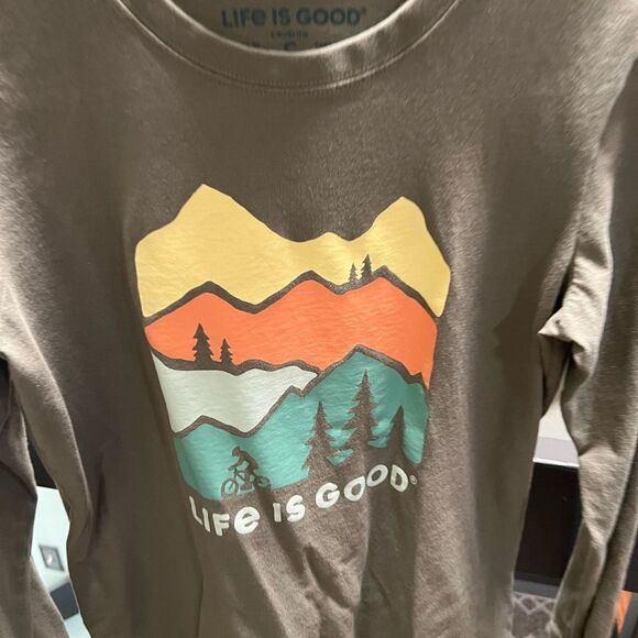 Life is Good Women’s Green  Graphic Mountain Long Sleeve T-Shirt Small #351 - Picture 2 of 6